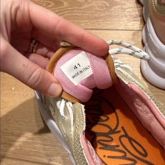 Authentic Versace Reaction Women’s Sneakers - Picture 6 of 7